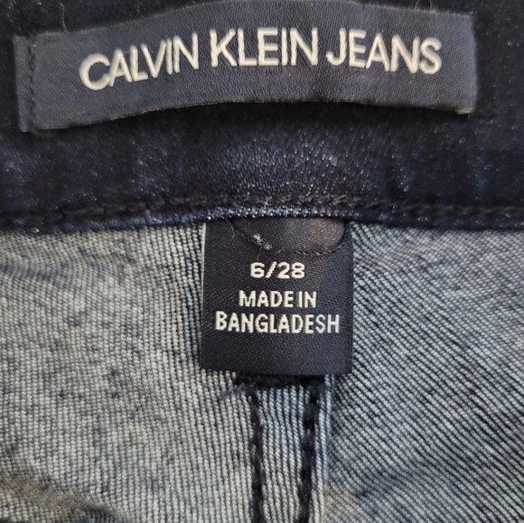 Calvin Klein High-Rise Skinny Jeans - Size 6 - Picture 9 of 12